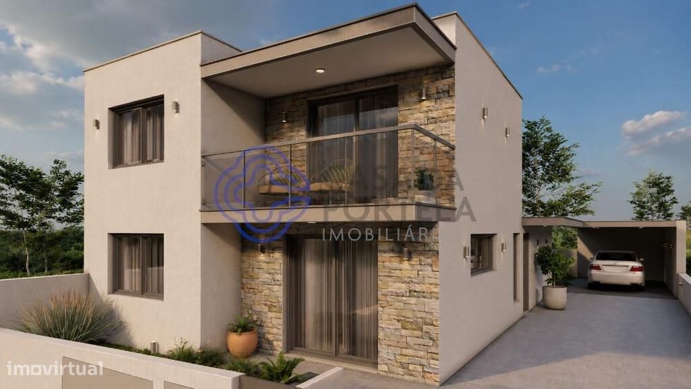 Moradia T3 independente com garagem na A-da-Gorda