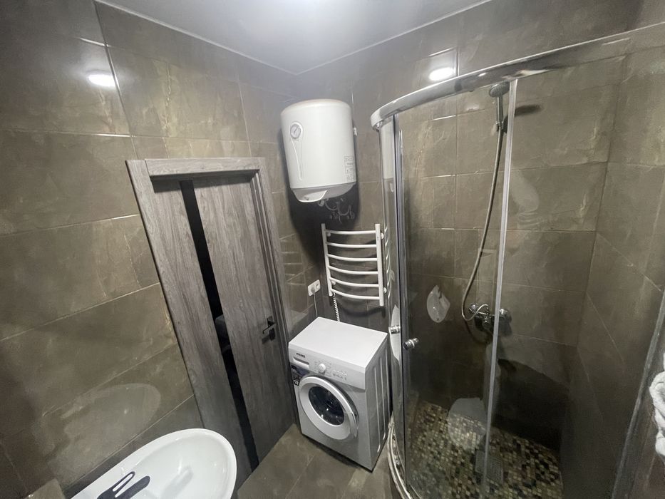 Ревуцького 40В, метро Харківська 300 метрів