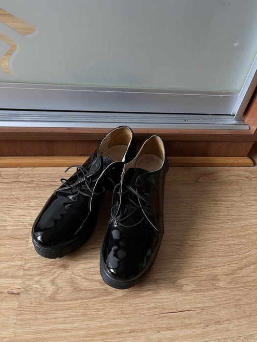 Туфлі лакові 39р