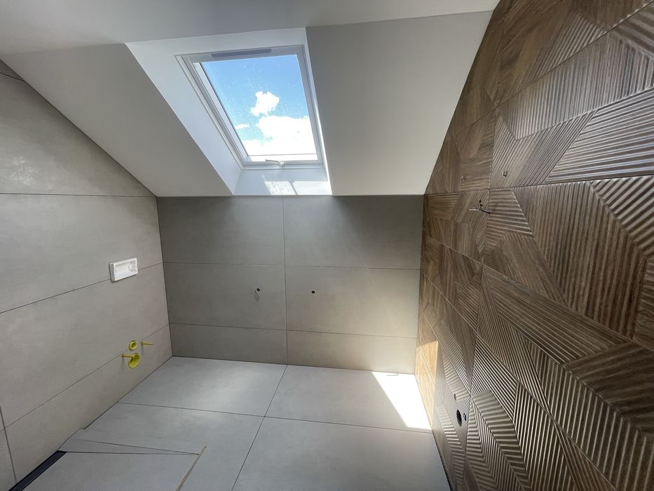 Плиточник , укладання плитки