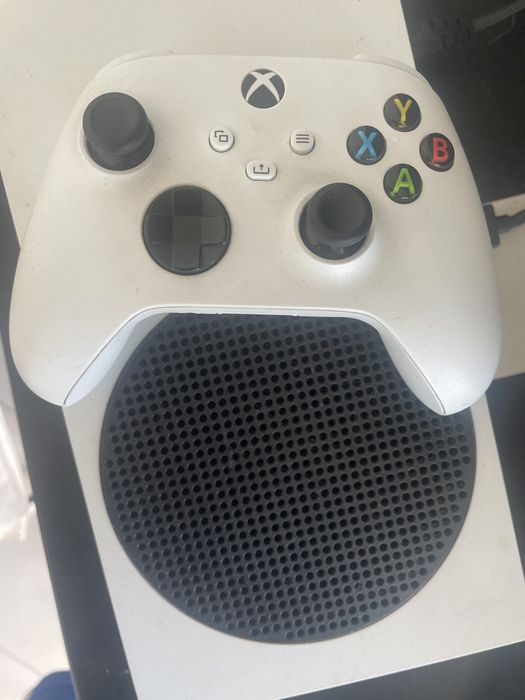 Consola Xbox series S com 1 comando