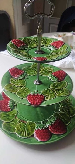 Fruteira cerâmica das Caldas da Rainha