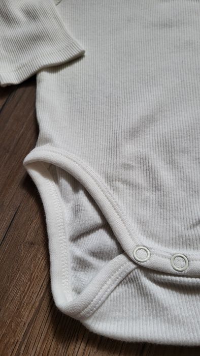 Białe body rozmiar 68 cm