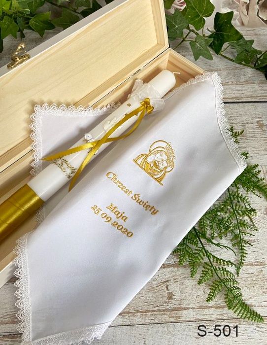 Pudełko z grawerem + świeca + szatka do chrztu