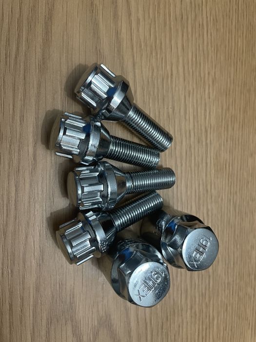 Pernos / Parafusos Anti Roubo para Jantes Especiais - Novos