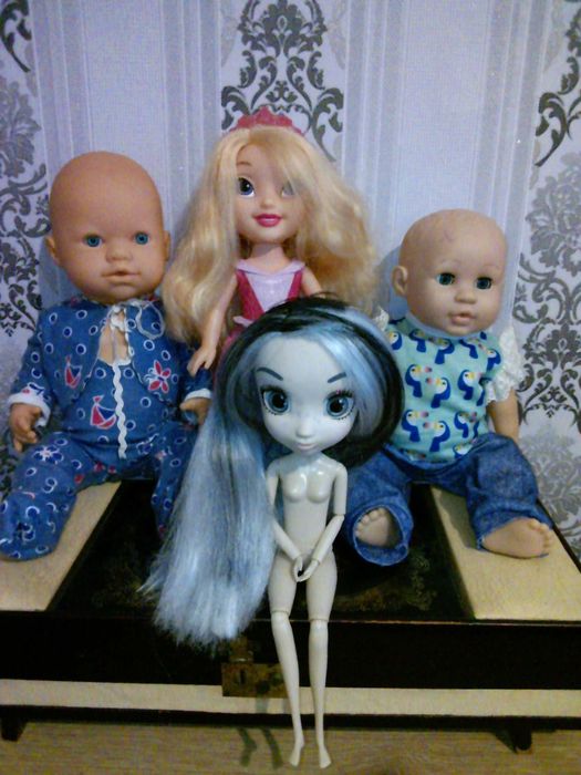 Продам куклы детские