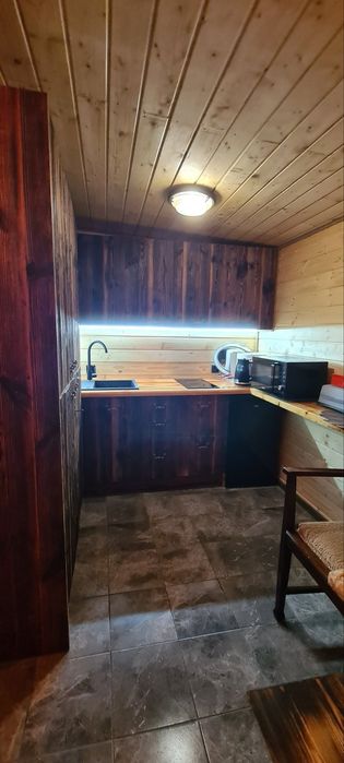 Domek "Na koncu swiata" z jacuzzi w lesie