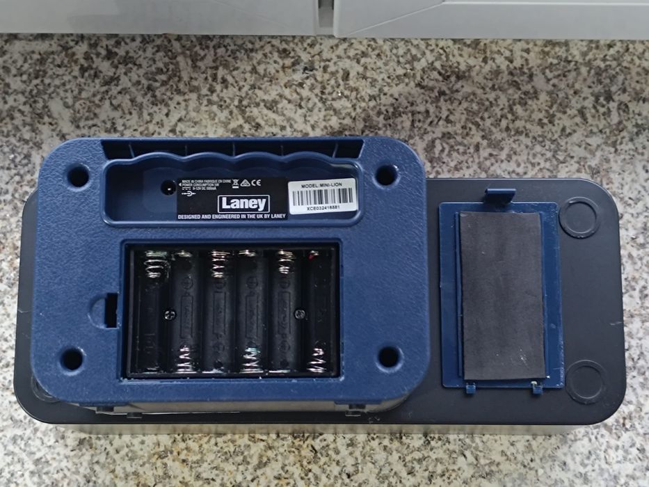 Laney Mini-Lion - Amplificador Portátil a Pilhas (para guitarra)