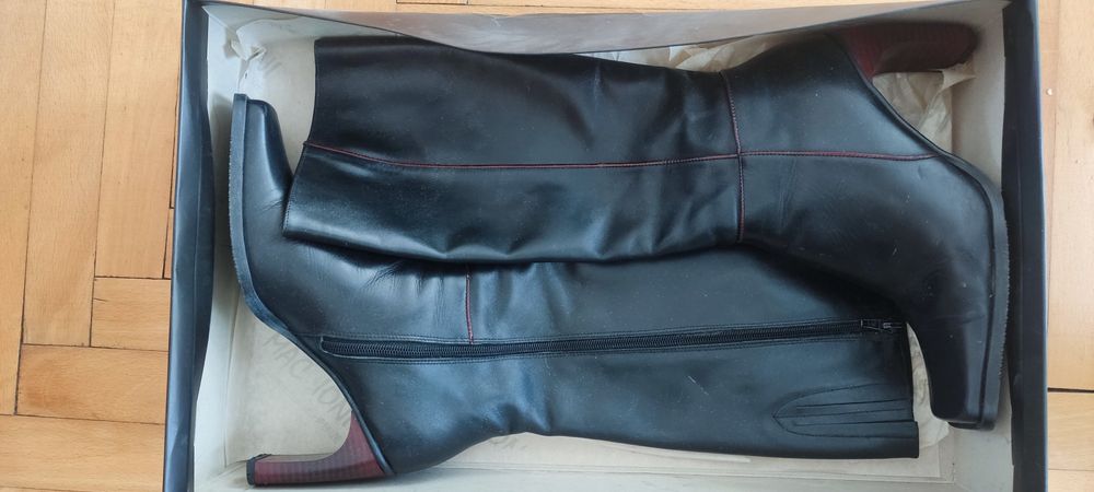 Kozaki skórzane, długie, czarne r. 38