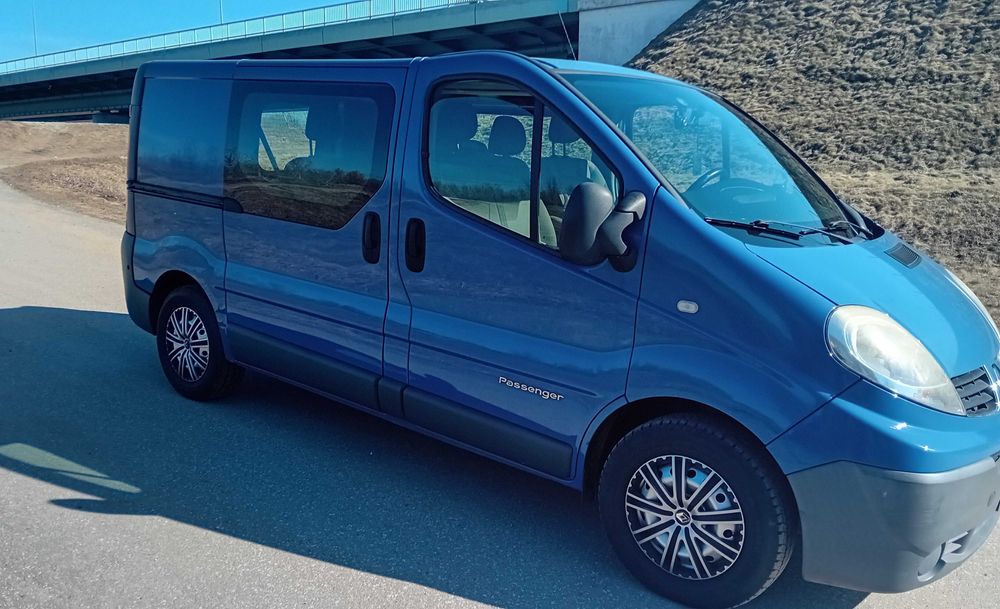 Renault Trafic  2.0 dCi 115 PS  2008r  Passenger , Klima ,Hak..