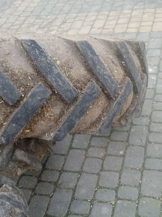 Opony do Zetora 16,9 r30 radialka świeżo zdjęta