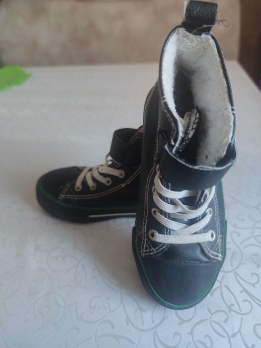 Осінні ботінки для дитини