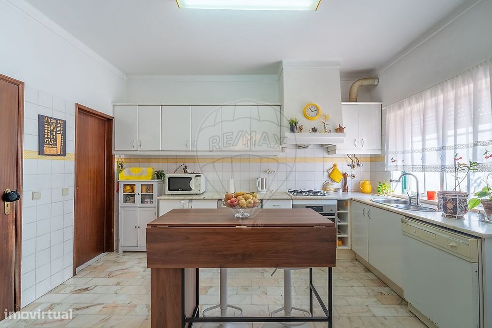 Moradia T4 para venda