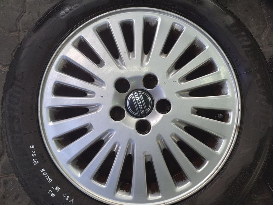 Jantes Volvo R16 Com Pneus 205/55 Furação 5X108