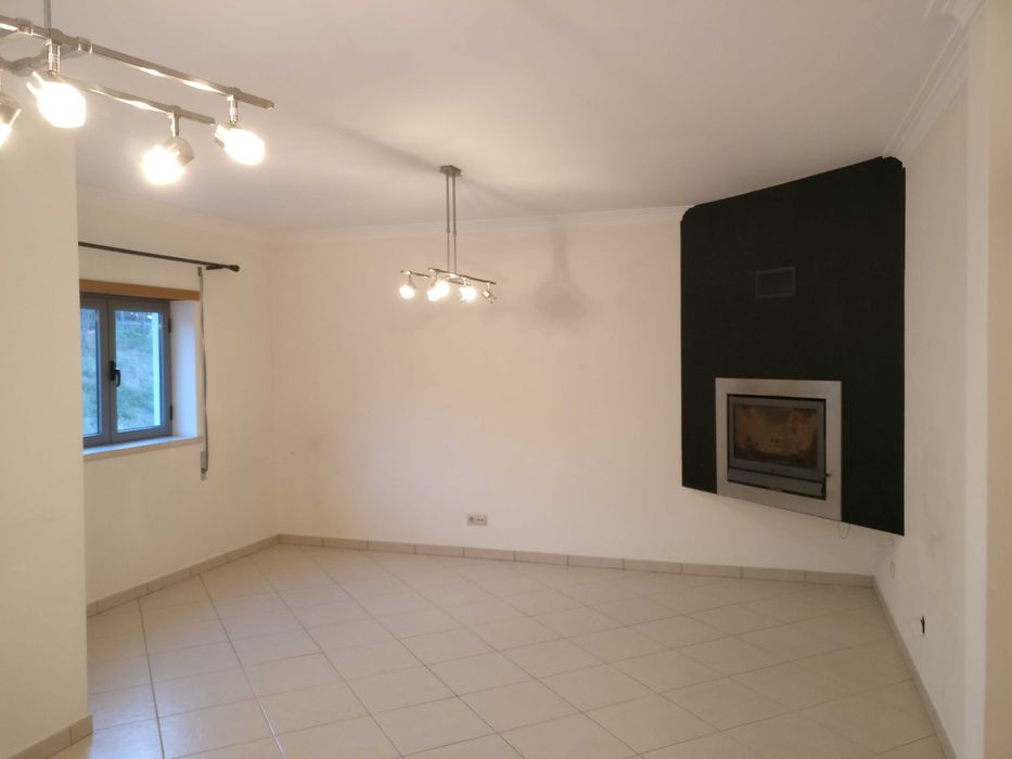 Vende-se moradia T3 centro de Pombal