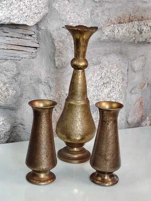 Conjunto de 3 Jarras Indianas em Latão Gravado ENVIO GRATIS