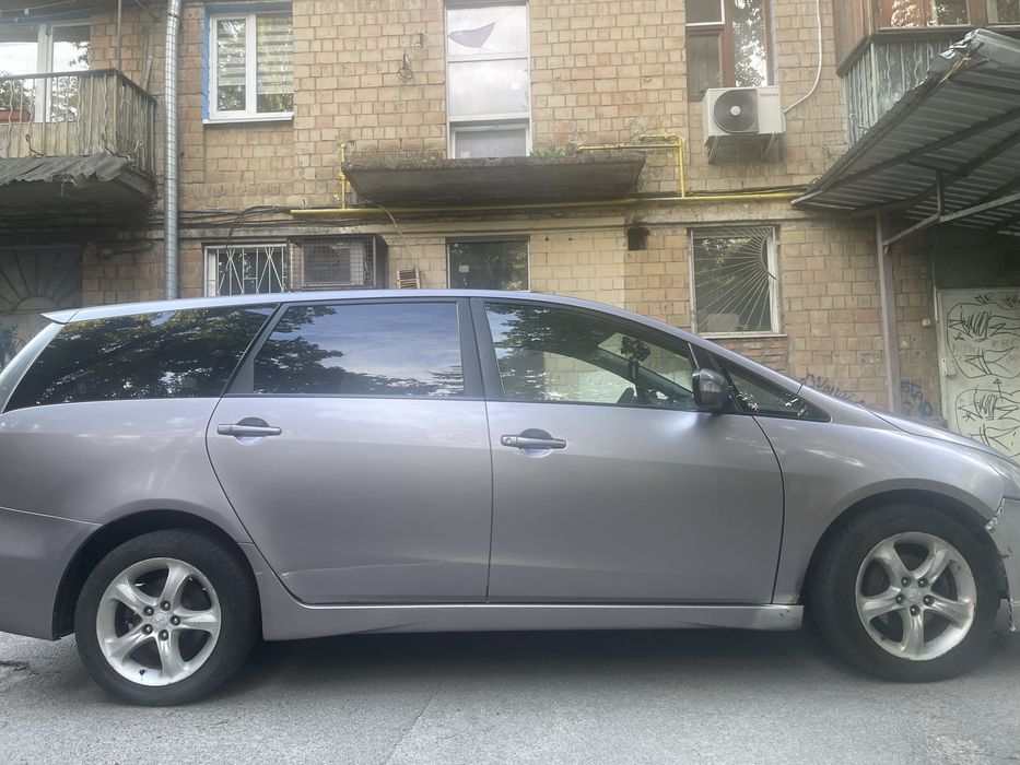 Автомобіль Mitsubishi Grandis