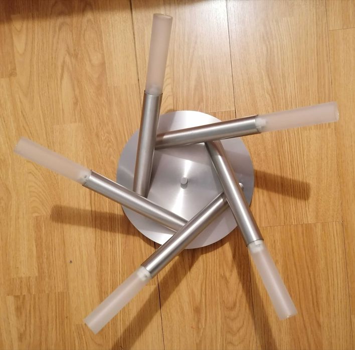 Candeeiros de teto em aço inox com lâmpadas led