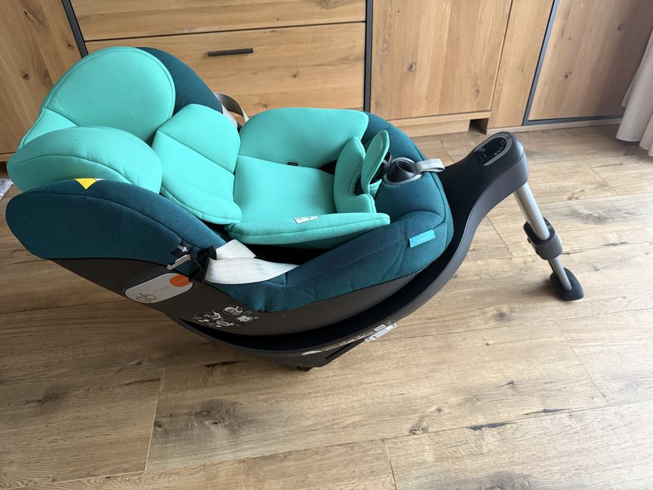 Gb Vaya i Size obrotowy fotelik z baza 360 st po jednym dziecku