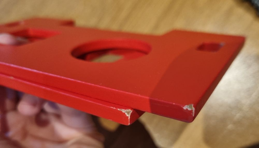 Casa de madeira, com blocos de  encaixe.