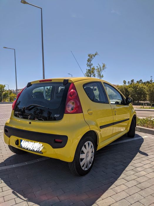 Peugeot 107 – 188.000 km – Económico e ideal para cidade