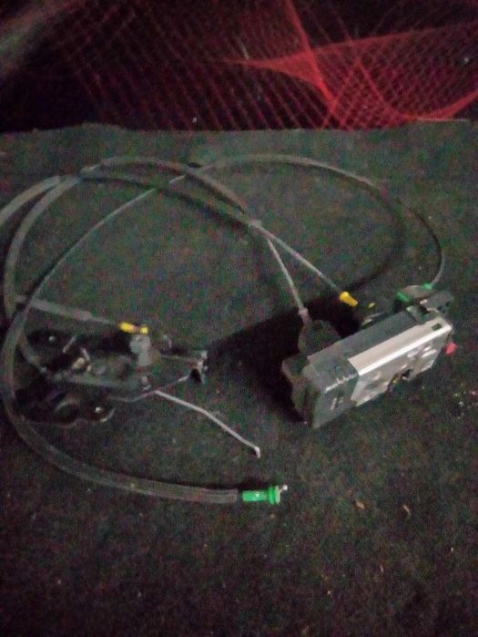 Fecho Da Porta Lateral Dto Renault Trafic Ii Caixa (Fl)