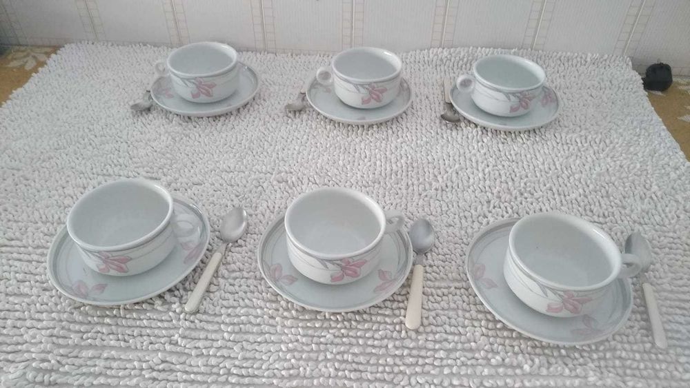 New Dinner Service424178175621867521