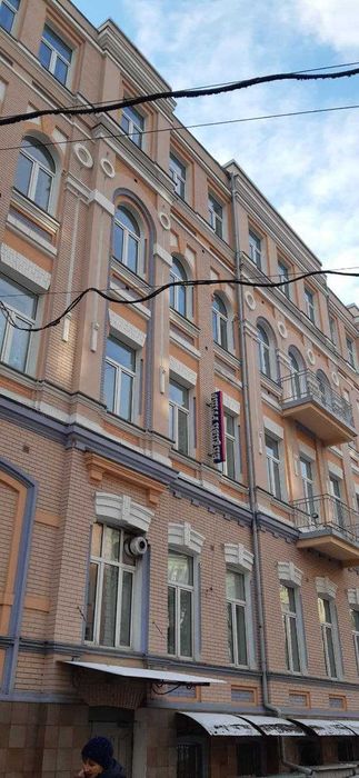 Будівля 1680.9 м2 центр