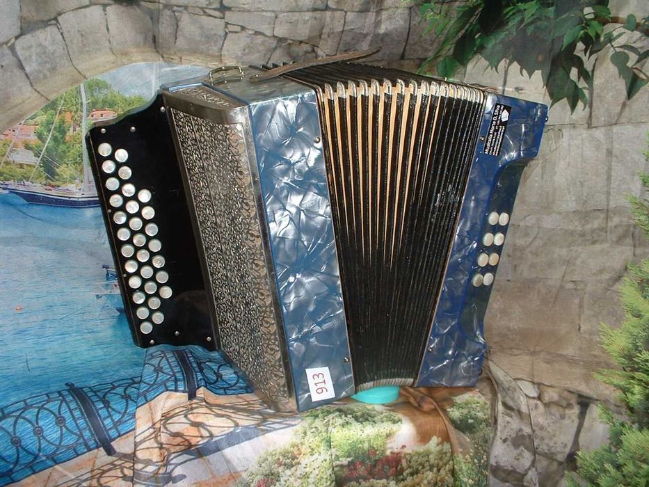 Concertina para venda N, 913