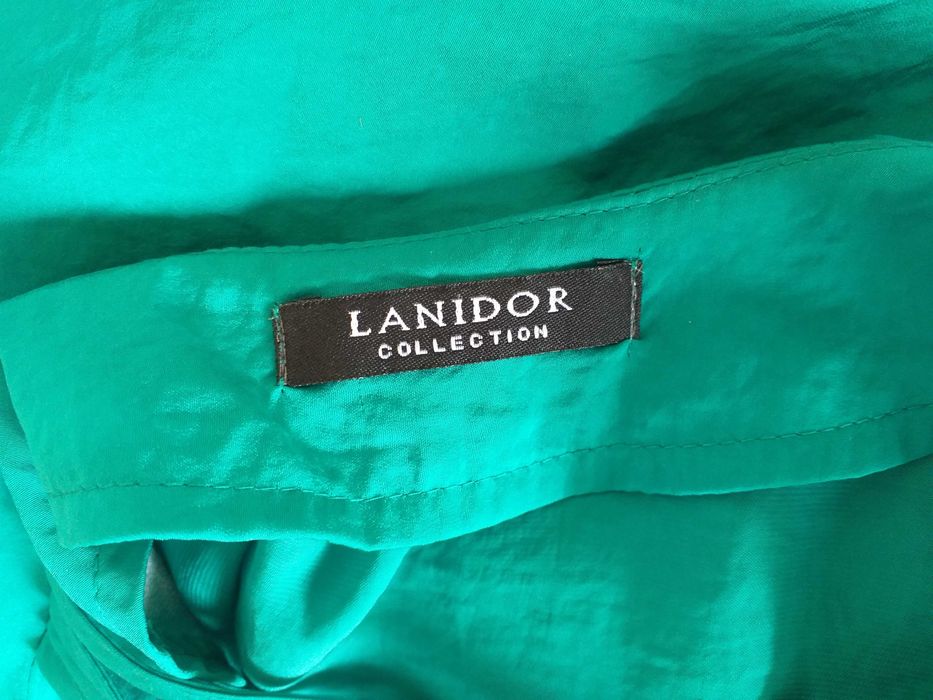 Vestido verde esmeralda com detalhe nas costas e mangas 3/4 S