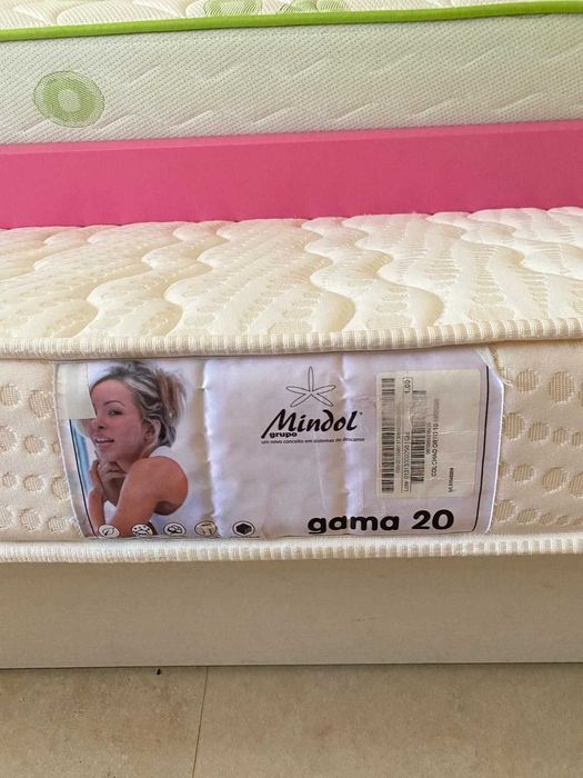 Redução de preço! Quarto de menina em excelente estado