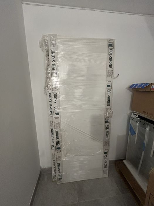 Drzwi ukryte Pol-Skone Harmony pełne, oscieznica aluminiowa, 3 zawiasy