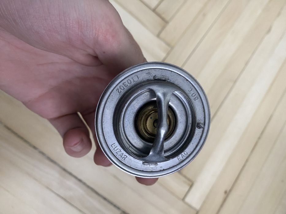 Термостат волга 24 /3110/3302/2217 (80 С) LUZAR LT 0302