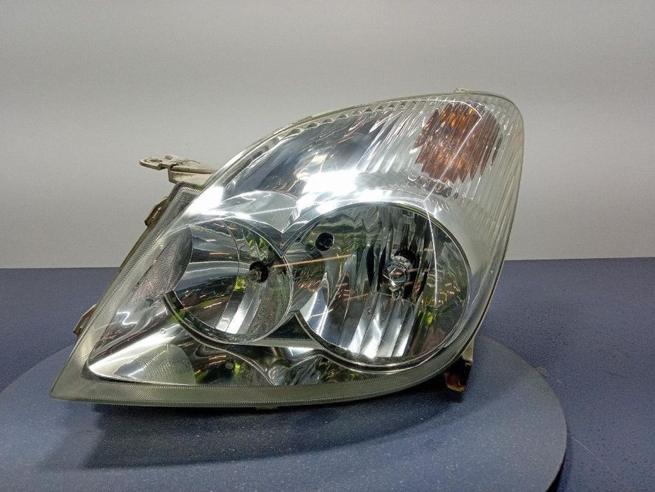 TOYOTA COROLLA VERSO I 01-06 REFLEKTOR LEWY EU