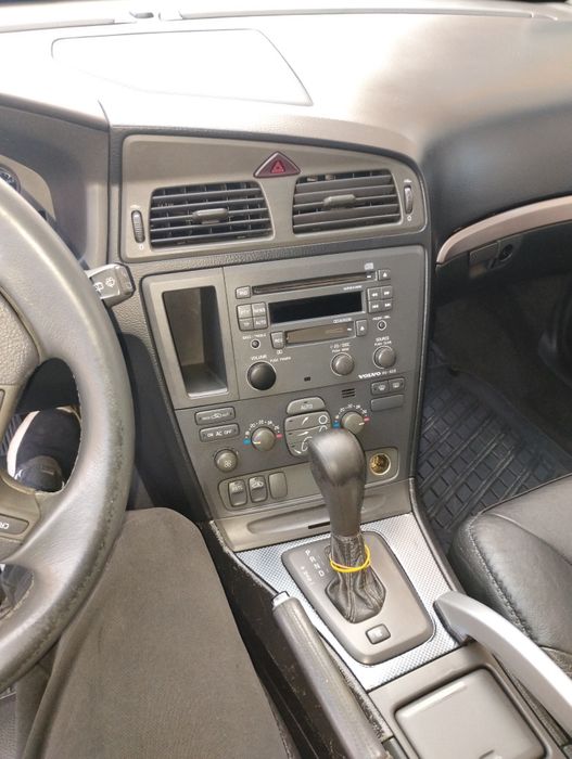 Продам Volvo XC70 2.4 Diesel — Надійний та доглянутий крос-універсал!