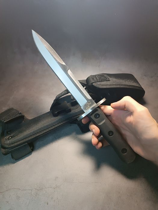 Ніж мілітарі тактичний Extrema Ratio 39-09 з кріпленням на ногу