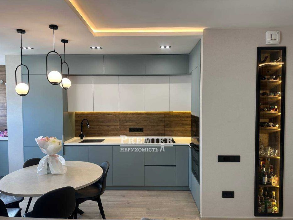 4 комнатная квартира 130 м2  ЖК Дмитриевский