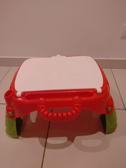 Mesa Chicco para trabalhos manuais e pintura