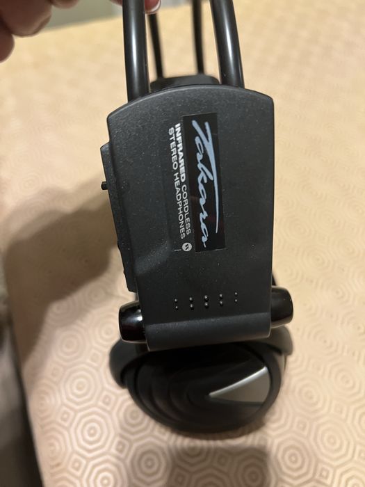 Leitor de dvd portatil para adaptar a im aitomovel ou em mesa