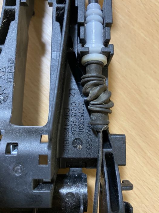 Замок лівої задньої двері Porsche Macan