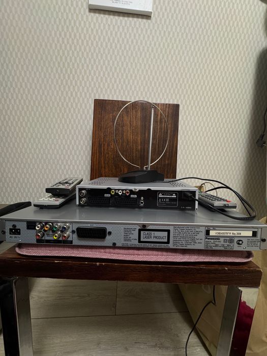 Телевізор Panasonic і DVD/CD плеєр комплект