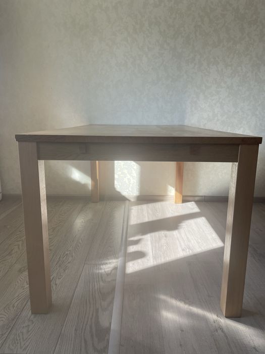 Стіл   кухонний.