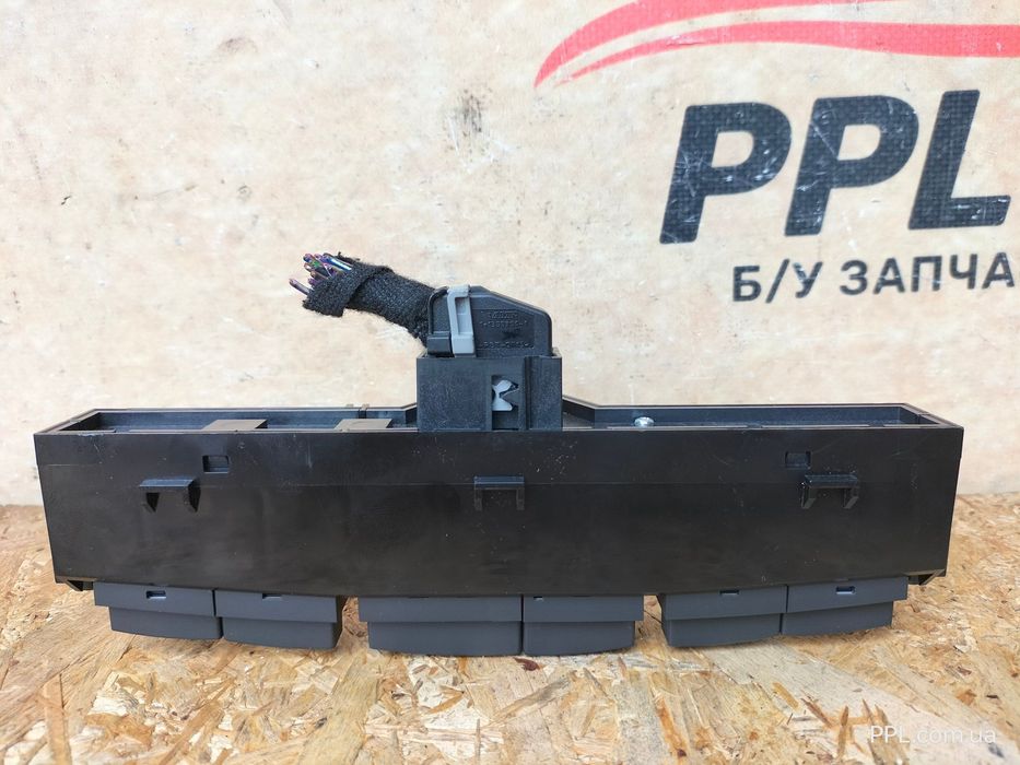 Opel Corsa D 06-14 кнопка аварийки блок кнопок в торпедо 13250804