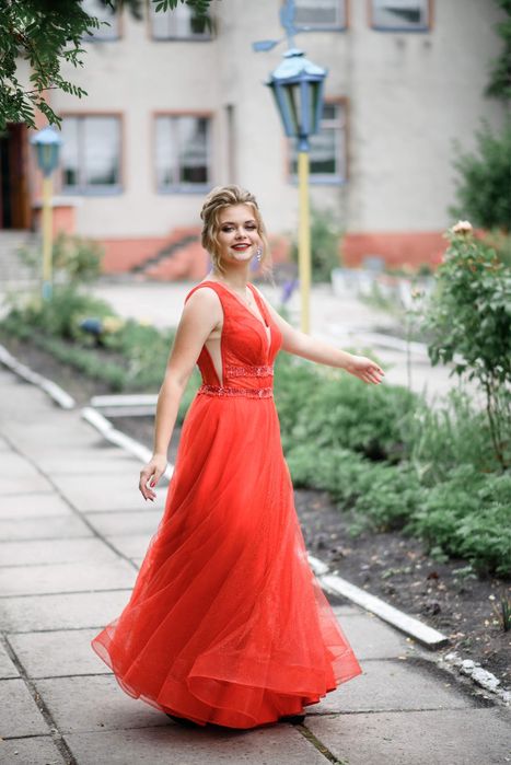 Вечірня сукня шукає нову власницю!