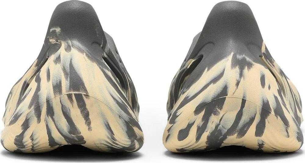 Buty Klapki Adidas Yeezy Foam RNNR Moon GV7904 r.40