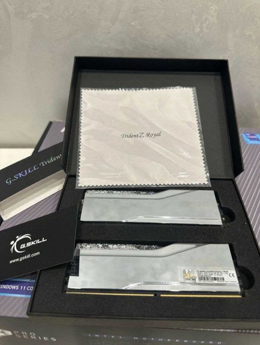 G.Skill DDR5 64GB (2x32GB) 6400Mhz Trident Z5 Royal Silver