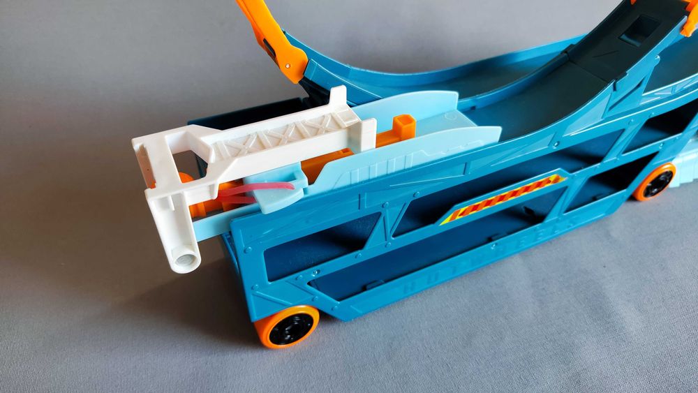 Camiao Pista Hot Wheels Stunt & Go Rig - Como Novo!