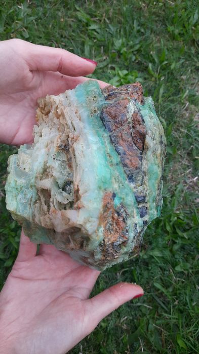 Chryzopraz minerał kamień szlachetny Polska Szklary