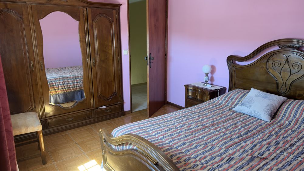 Quarto mobilado para arrendar em Sabrosa