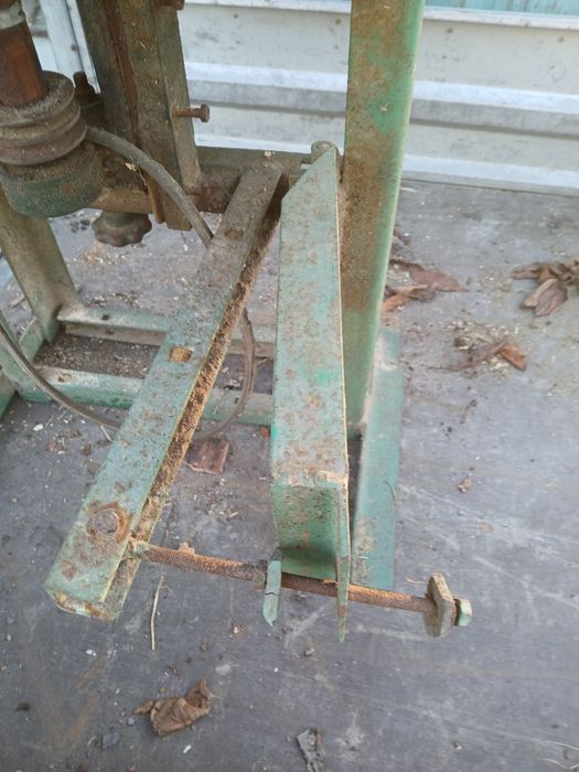 Sprzedam konstrukcje metalową do dokończenia frezarka